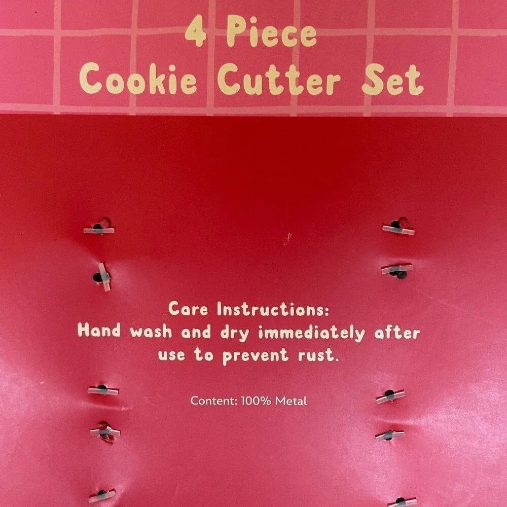 Disney Mickey and Minnie Mouse 4 Piece Metal Cookie Cutter Set Valentine NWT